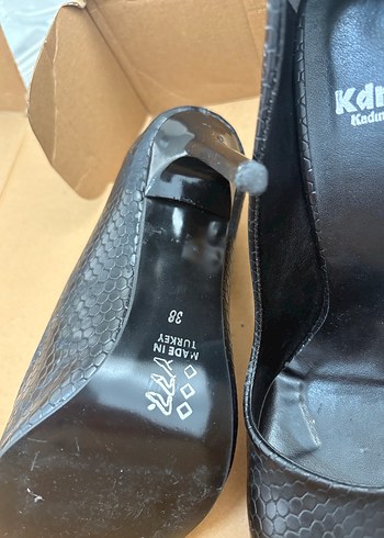 Siyah Yılan Derisi Desenli Stiletto Topuklu - Görsel 3