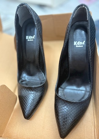 Siyah Yılan Derisi Desenli Stiletto Topuklu - Görsel 2