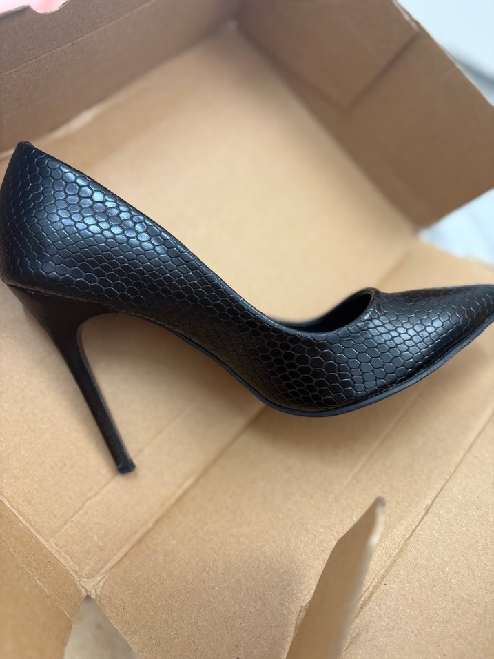 Siyah Yılan Desenli Bağcıklı Stiletto - Görsel 2