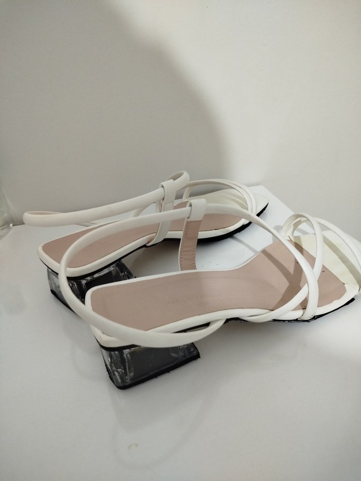 Beyaz Tokalı Kadın Topuklu Sandalet - Görsel 2
