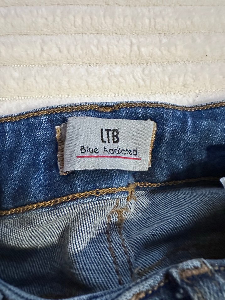 Kadın Mavi Normal Boy Dar Kesim Kot Pantolon - Görsel 4