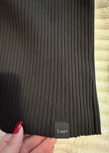 Lee marka Siyah V Yaka Triko Askılı Bluz - Görsel 3