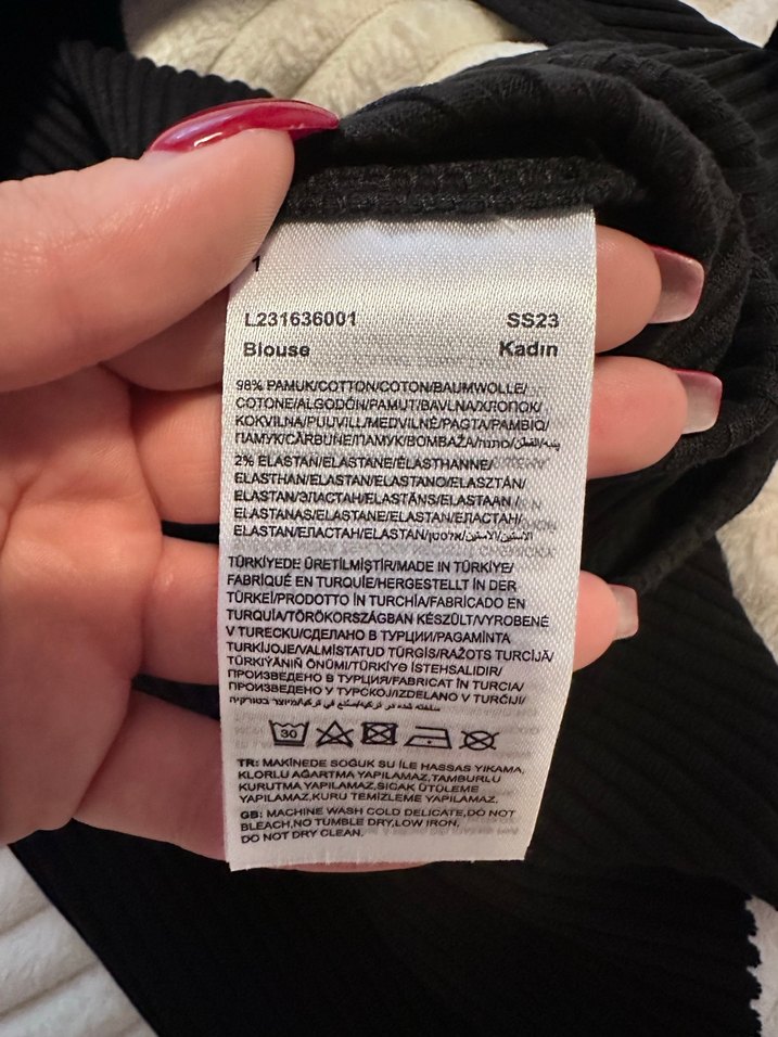 Lee marka Siyah V Yaka Triko Askılı Bluz - Görsel 5