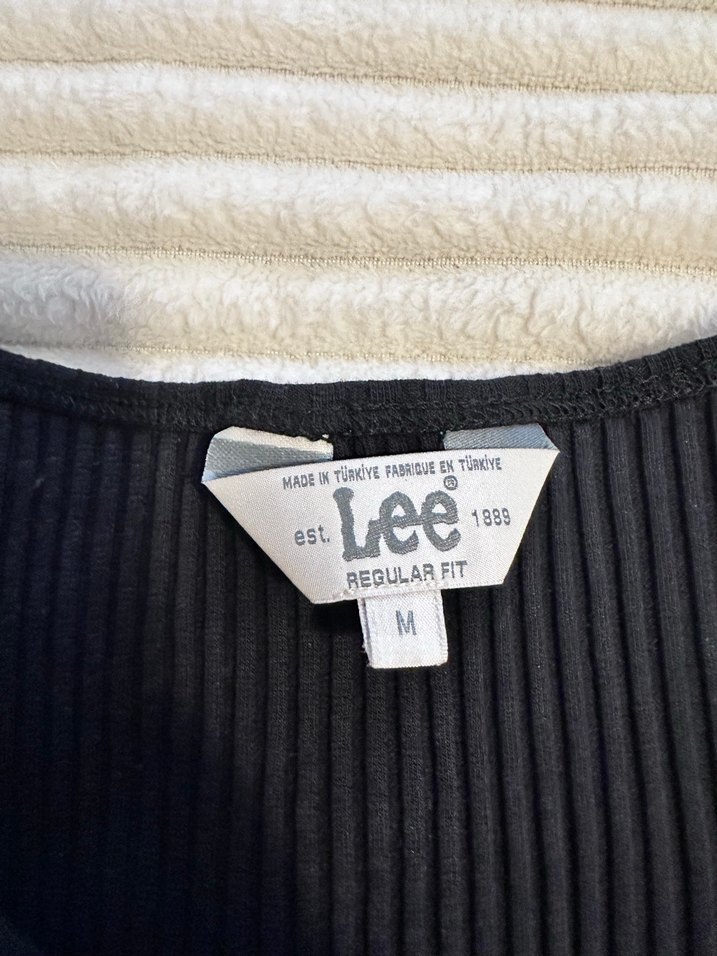 Lee marka Siyah V Yaka Triko Askılı Bluz - Görsel 4