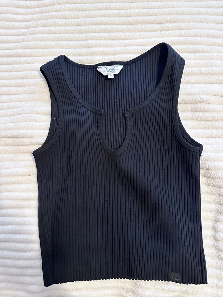 Lee marka Siyah V Yaka Triko Askılı Bluz - Görsel 2