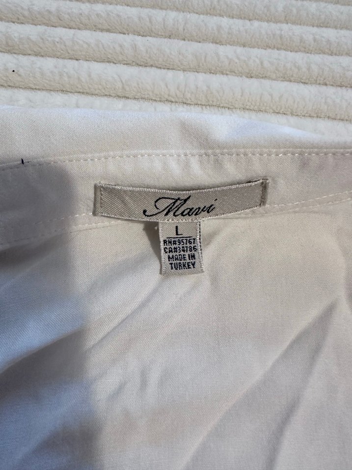 Mavi Marka V Yakalı Beyaz Gri Çizgili Pamuk Gömlek - Görsel 4