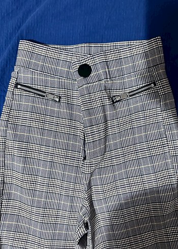 Stradivarius Düğmeli Gri Kareli Kadın Kumaş Pantolon - Görsel 3