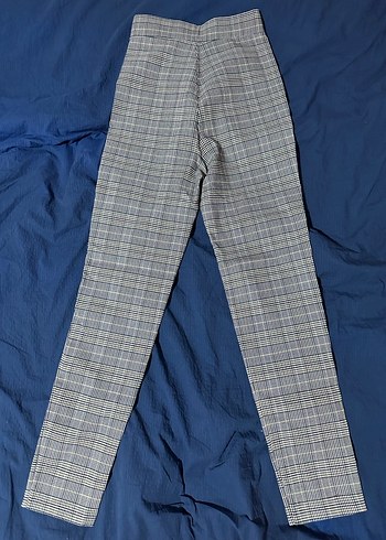 Stradivarius Düğmeli Gri Kareli Kadın Kumaş Pantolon - Görsel 2