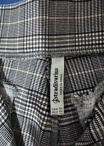 Stradivarius Düğmeli Gri Kareli Kadın Kumaş Pantolon - Görsel 4