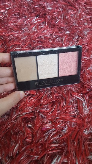 Revolution-Bronzer-Highlighter-Allık Kiti