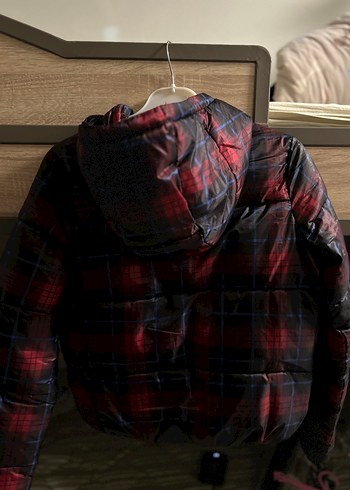 Kırmızı Kareli Kapüşonlu Bershka Kadın Mont - Görsel 4