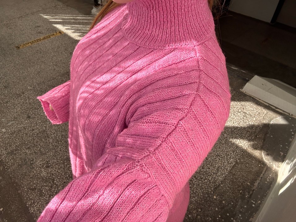 Pembe Boğazlı Triko Kadın Kazak - Görsel 3