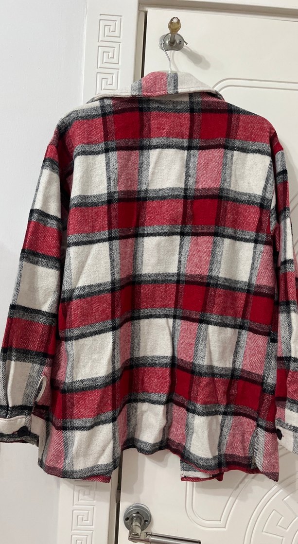 Düğmeli Gri Kazayağı Desenli Kadın Gömlek - Görsel 4