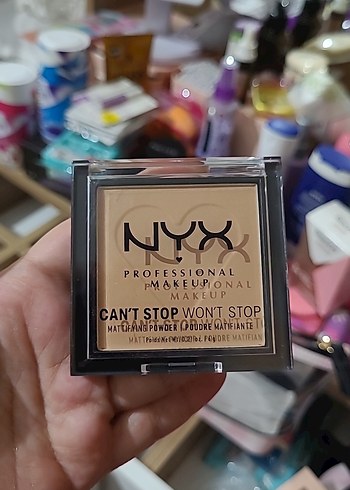 NYX Profesyonel Matlaştırıcı Pudra Tan