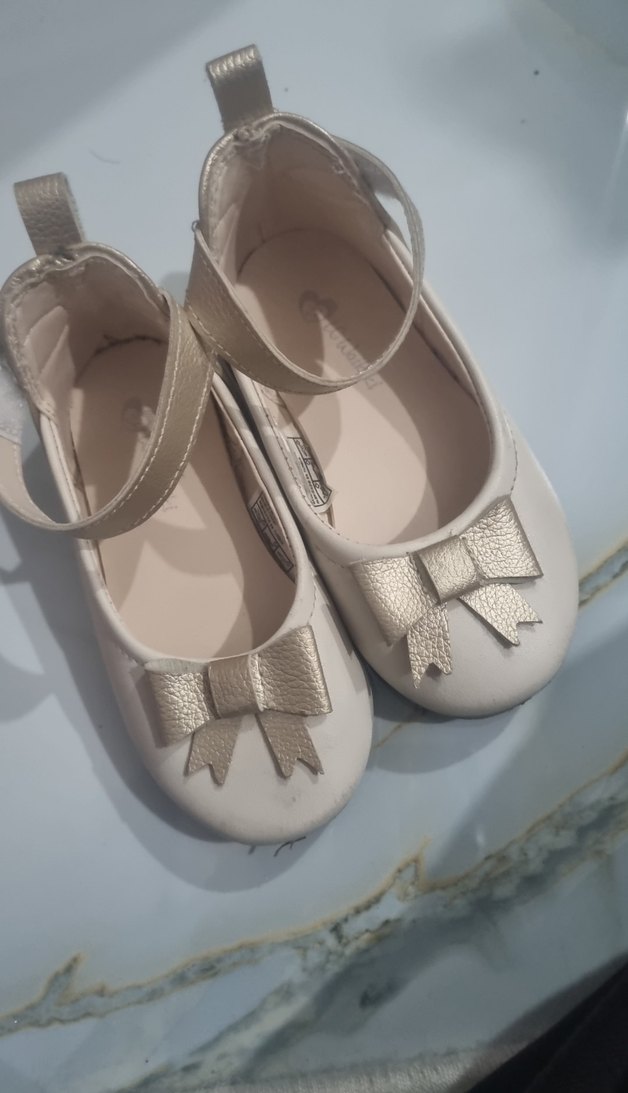 Kız Çocuk Beyaz Tokalı Babet Ayakkabı - Görsel 2