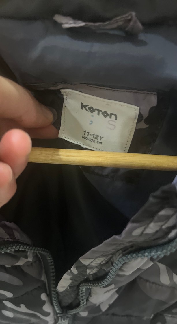 Erkek Çocuk Kamuflaj Desenli Kapüşonlu Yelek - Görsel 3