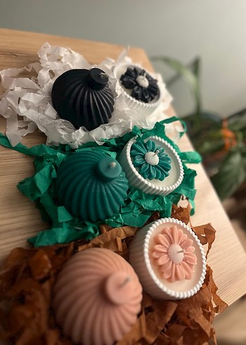 Çiçek Detaylı Çok Renkli Mum Seti - Görsel 2