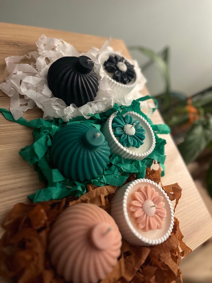 Çiçek Detaylı Çok Renkli Mum Seti - Görsel 2