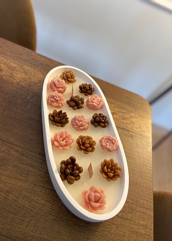 Pastel Renkli Çiçek Mum Seti ve Beyaz Tutucu - Görsel 2