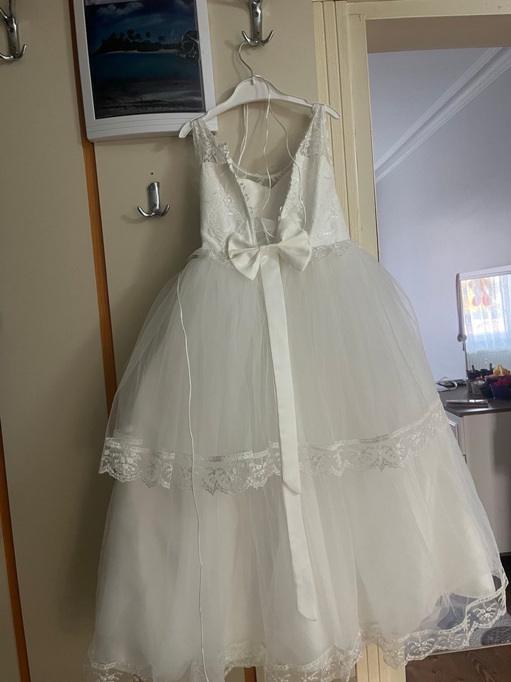 Dantel Detaylı Uzun A Kesim Gelinlik 5 yaş - Görsel 3