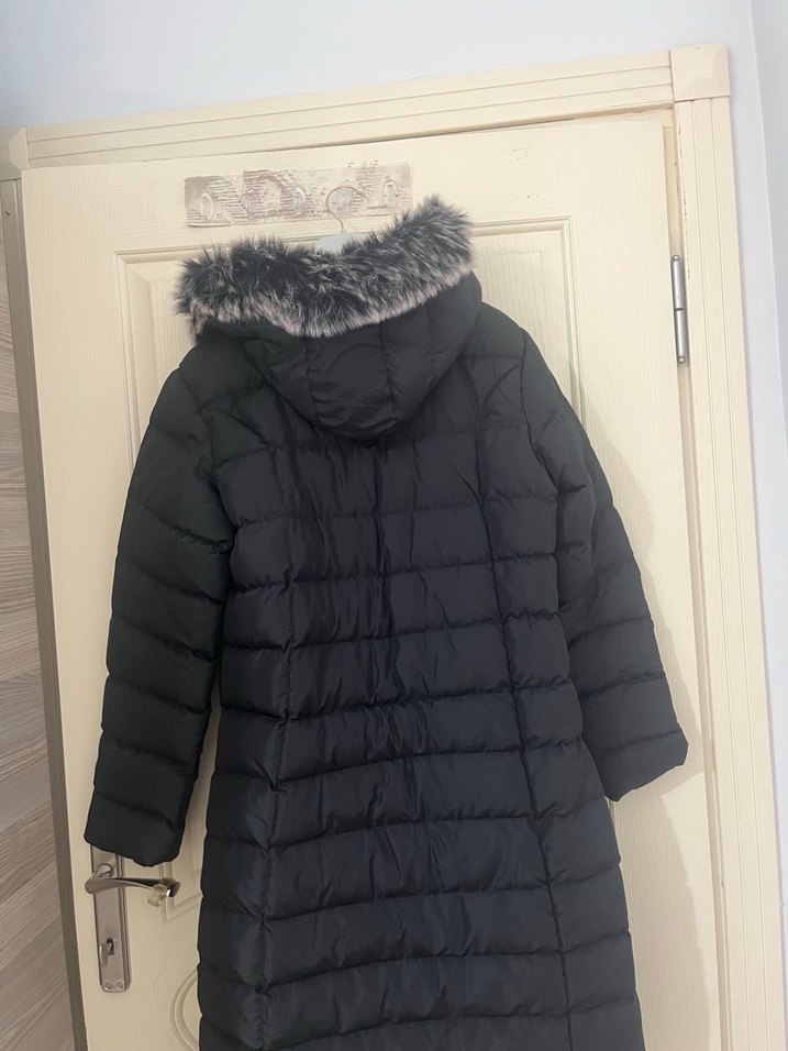 Kürk Detaylı Siyah Kadın Uzun Kışlık Mont - Görsel 2