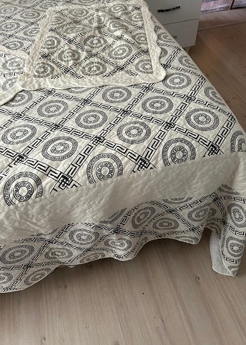 Nakışlı Beyaz  Yatak Örtüsü 200X220 - Görsel 6