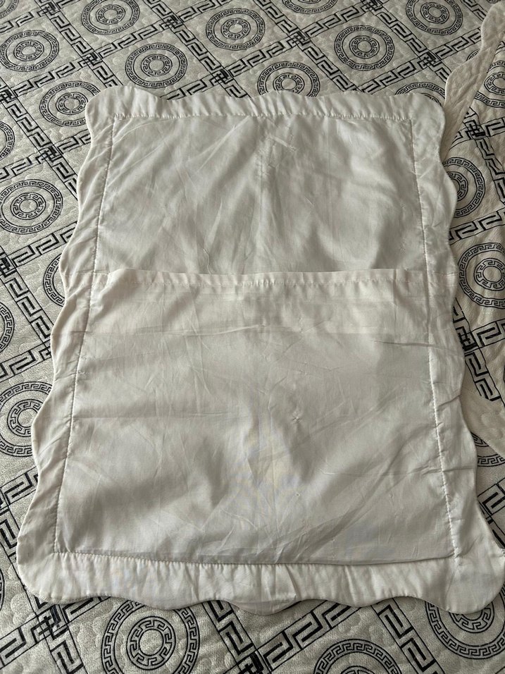 Nakışlı Beyaz  Yatak Örtüsü 200X220 - Görsel 3