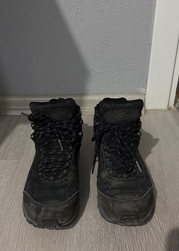 Siyah Yılan Desenli Bağcıklı Outdoor Bot - Görsel 3