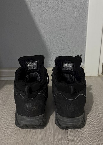 Siyah Yılan Desenli Bağcıklı Outdoor Bot - Görsel 2