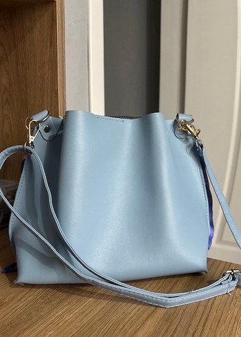 Zincir Detaylı Mavi Kadın Çanta - Görsel 2