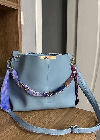 Zincir Detaylı Mavi Kadın Çanta - Görsel 5