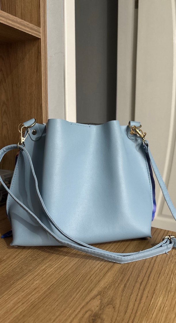 Zincir Detaylı Mavi Kadın Çanta - Görsel 2