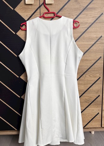 Düğmeli Beyaz Kadın Elbise - Görsel 2