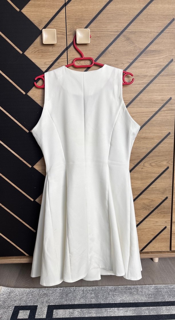 Düğmeli Beyaz Kadın Elbise - Görsel 2
