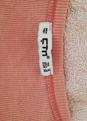 V Yaka Kısa Kollu Krem tişört - Görsel 3