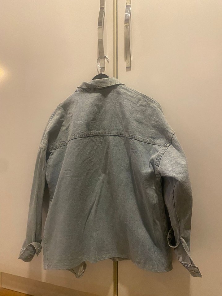 Gri mavi karisik renkli.Düğmeli Rahat Kesim Kadın Denim Ceket - Görsel 2