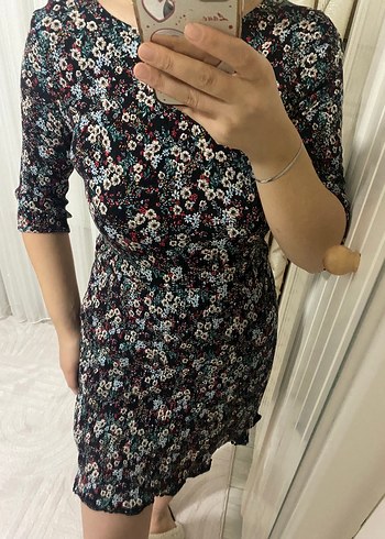 Çiçekli Kısa Kollu Günlük Elbise - Görsel 3