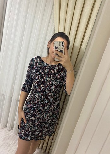 Çiçekli Kısa Kollu Günlük Elbise - Görsel 2