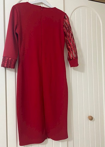 Kırmızı V Yaka İşlemeli Midi Abiye Elbise - Görsel 4