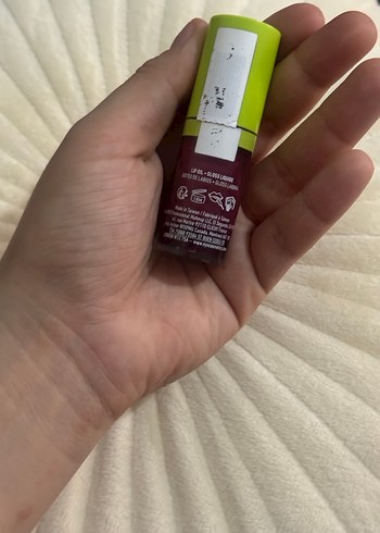 NYX Shiny Haki Dudak Parlatıcısı - Görsel 4