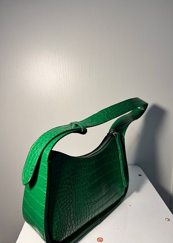 Parlak Yeşil Yılan Derisi Desenli Çanta - Görsel 2