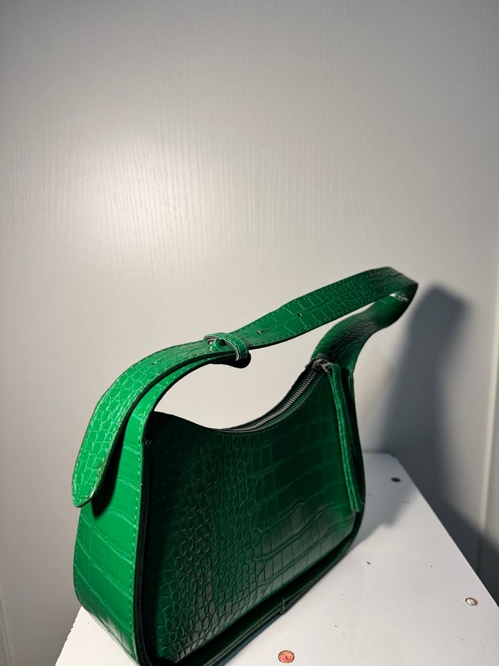 Parlak Yeşil Yılan Derisi Desenli Çanta - Görsel 2