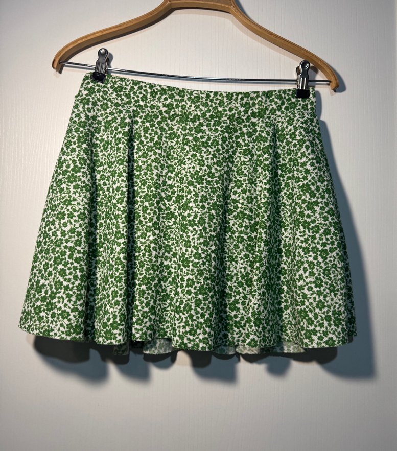 Çiçek Desenli Pileli Şortlu Mini Etek - Görsel 3