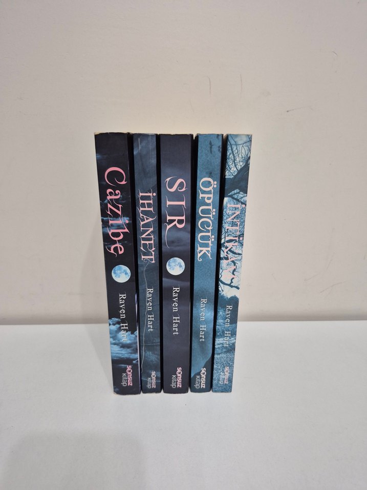 ihanet serisi Beş Roman Kitabı Seti - Görsel 3