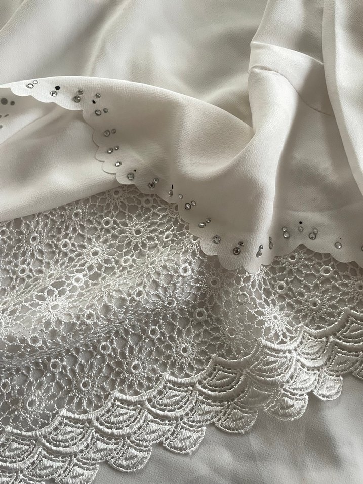 Uzun Kollu Dantel Detaylı Beyaz Kadın Bluz - Görsel 2