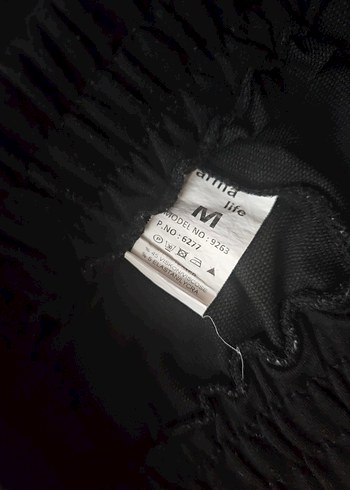 Kadın Siyah Pilili Midi Kumaş Pantolon - Görsel 4