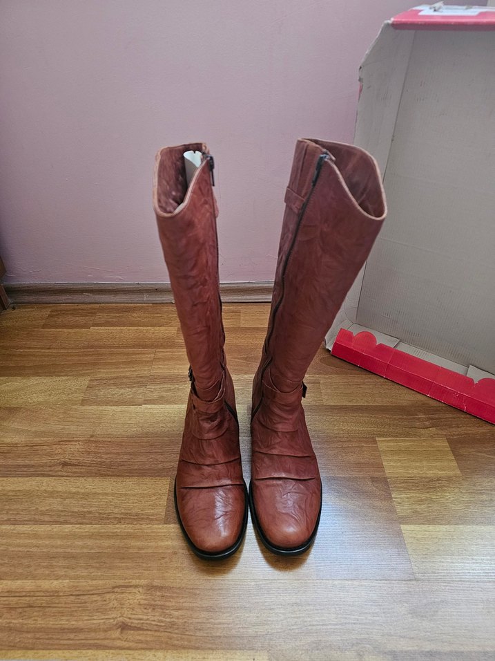 Kahverengi Deri Dizüstü Tokalı Topuklu Çizme - Görsel 2