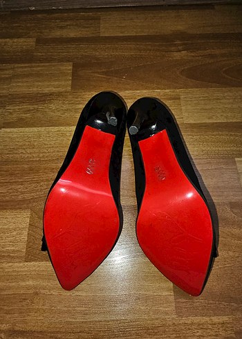 Siyah Fiyonklu Stiletto Topuklu Kadın Ayakkabı - Görsel 3