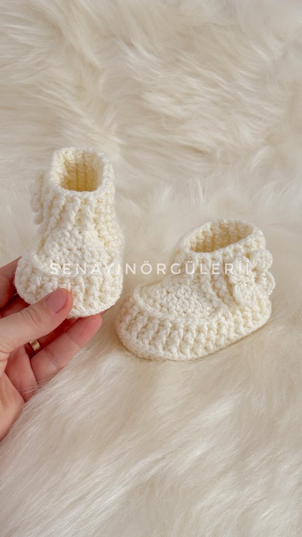 Beyaz Örgü Kız Bebek Patik - Görsel 2