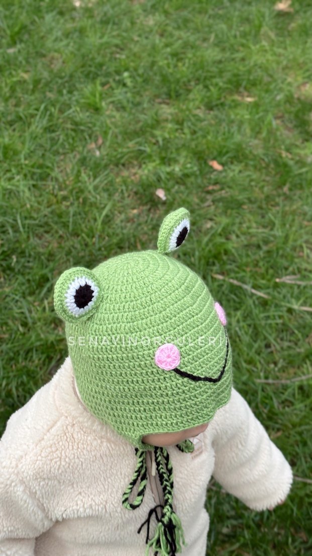 Yeşil Örgü Kurbağa Figürlü Çocuk Bere - Görsel 3